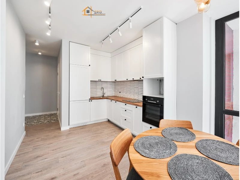 Projet de rénovation Rénovation 2 pièces parisien à Paris et IDF - Rénovation complète d'un appartement de 2 pièces à Paris, menée avec des conseils avisés et un suivi de chantier rigoureux.